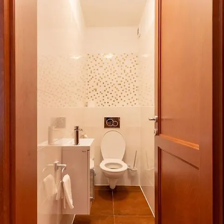 Apartment Ezuestpart By Bltn Siofok